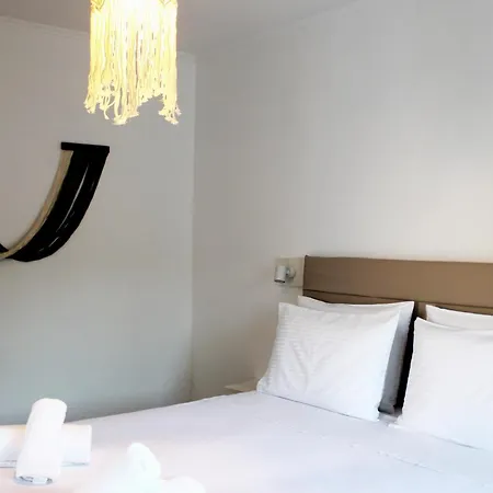 Lyra Tilos Apartman *